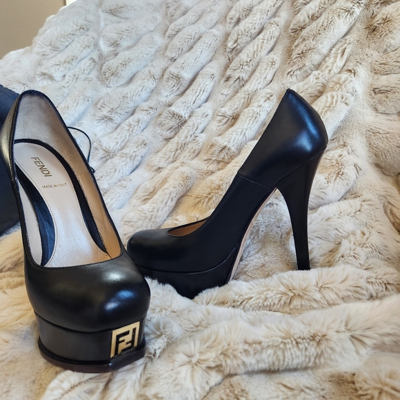 Fendi Black Leather Pumps with Gold Toe Detail - Picture 2 of 4